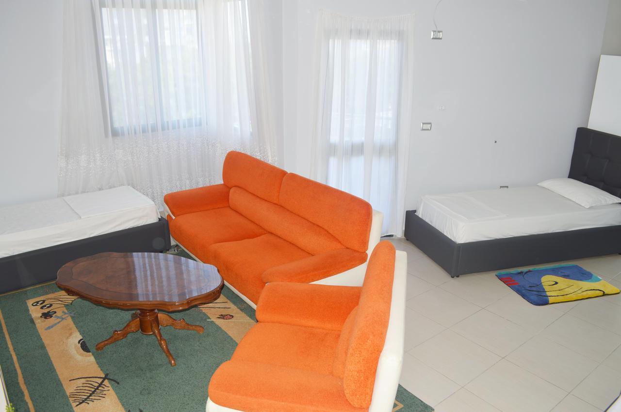 Hotel Riviera Durres Bagian luar foto