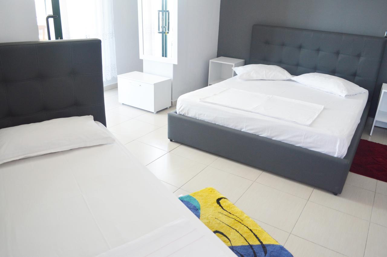 Hotel Riviera Durres Bagian luar foto
