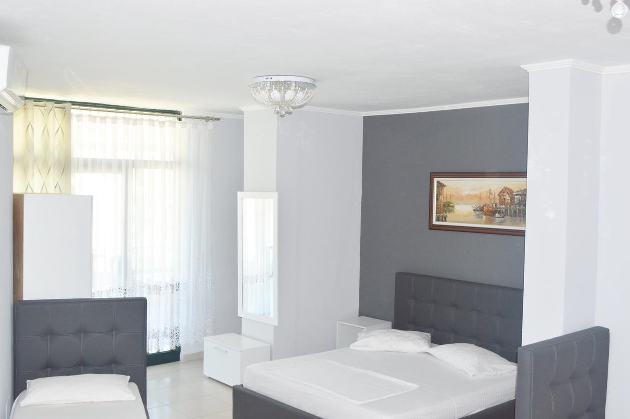 Hotel Riviera Durres Bagian luar foto