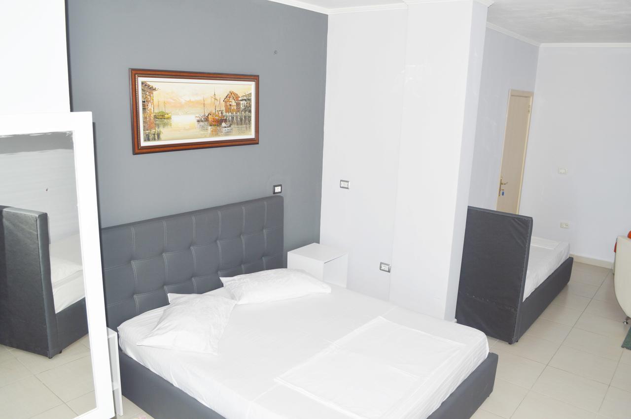 Hotel Riviera Durres Bagian luar foto