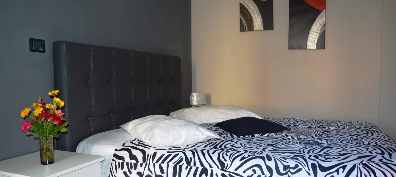 Hotel Riviera Durres Bagian luar foto