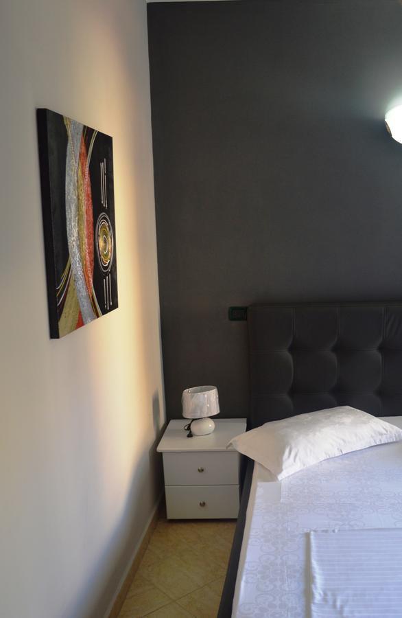 Hotel Riviera Durres Bagian luar foto