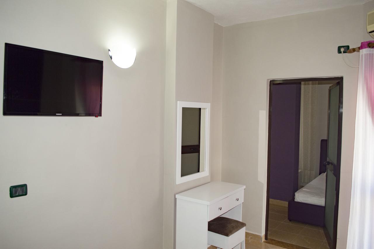 Hotel Riviera Durres Bagian luar foto