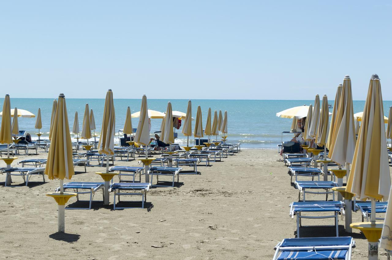 Hotel Riviera Durres Bagian luar foto