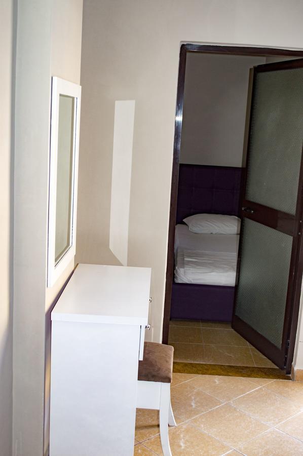 Hotel Riviera Durres Bagian luar foto